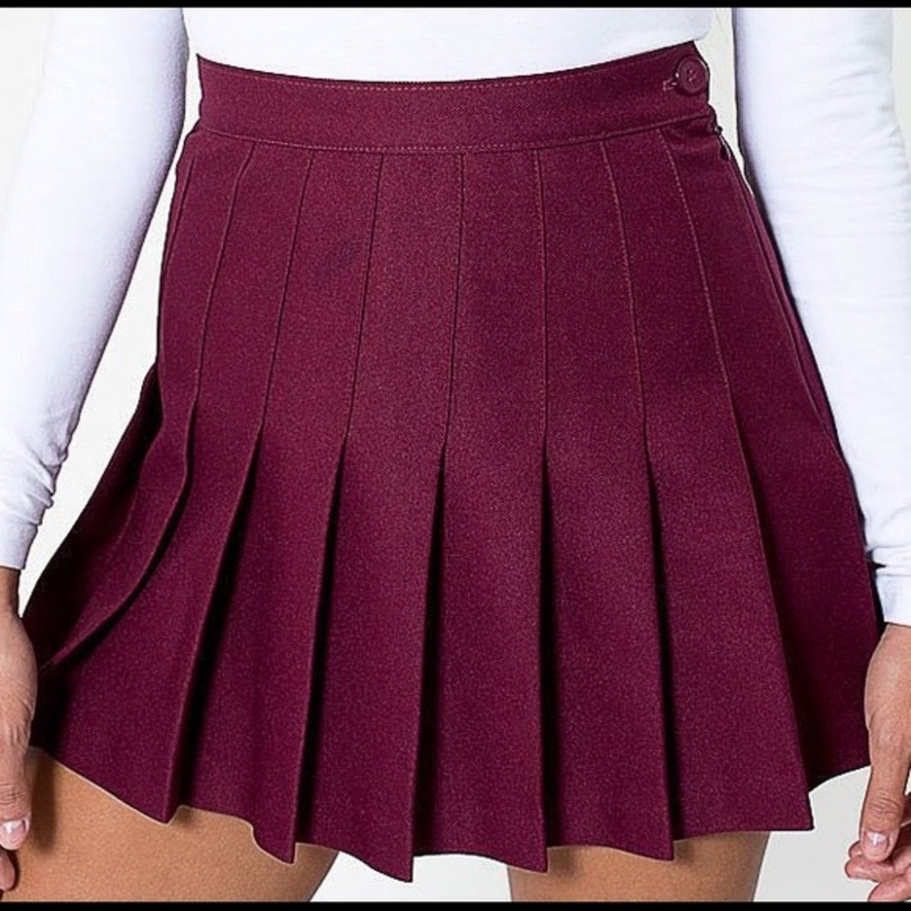 NWOT BURGUNDY AMERICAN APPAREL TENNIS SKIRT SIZE M